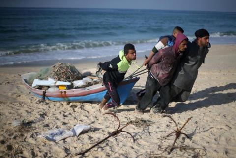 انطلاق موسم الصيد في غزة.. سمك وفير وأسواق ضعيفة