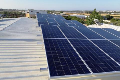 إسرائيل تعتزم بناء محطة للطاقة الشمسية بطاقة 300 ميجاوات