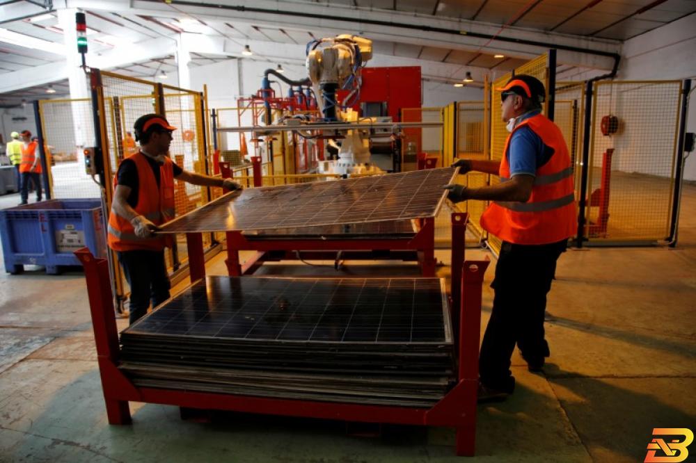 افتتاح أول مصنع في أوروبا لإعادة تدوير الألواح الشمسية