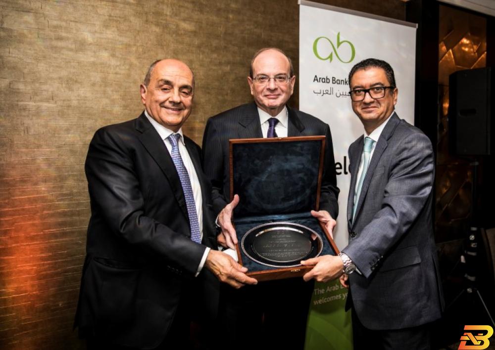 جائزة ’الإسهامات المتميزة في القطاع المصرفي العربي’ لنعمة صباغ