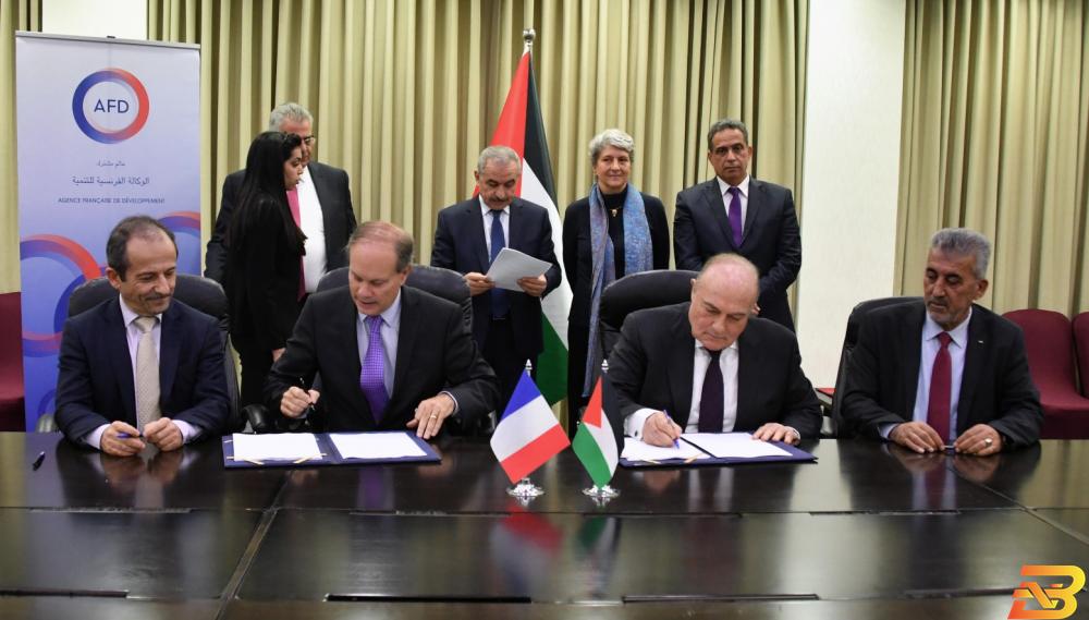 توقيع اتفاقيتين بين الحكومة ووكالة التنمية الفرنسية 
