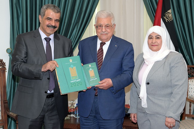الرئيس يتسلم التقرير السنوي لديوان الرقابة المالية والإدارية
