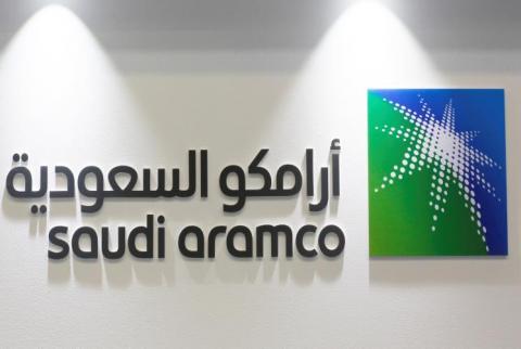 شعار شركة أرامكو السعودية في صورة من أرشيف رويترز أرامكو السعودية توقع اتفاقا أوليا بشأن الغاز مع شل