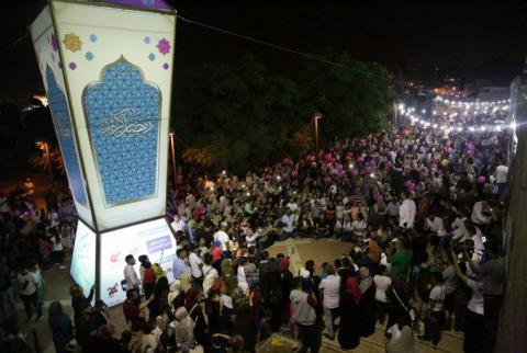 برعاية البنك الإسلامي العربي-إضاءة أكبر فانوس رمضاني بفلسطين