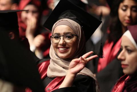 جانب من حفل التخريج بنك الإسكان يرعى احتفال اليوبيل الفضي لتأسيس كلية الطب في جامعة أبو ديس