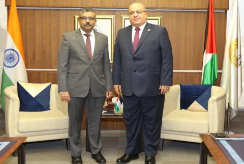 سفير جمهورية الهند يزور سلطة النقد الفلسطينية
