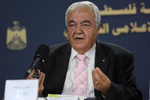 وزير العمل الفلسطيني مأمون أبو شهلا أبو شهلا يصف الوضع الاقتصادي في غزة بالكارثي