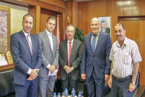 بنك القدس يدعم صندوق الطالب المحتاج في جامعة النجاح