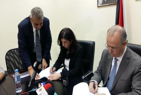 صندوق الاستثمار يوقع عقد امتياز تطوير منطقة ترقوميا الصناعية