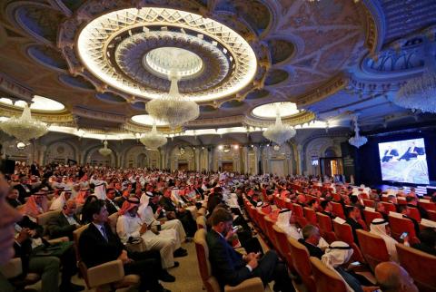 صورة أرشيفية لمؤتمر سابق في السعودية-أرشيف وكالات متحدث: مؤتمر الاستثمار السعودي سيمضي قدما رغم انسحاب بعض المتحدثين والشركاء