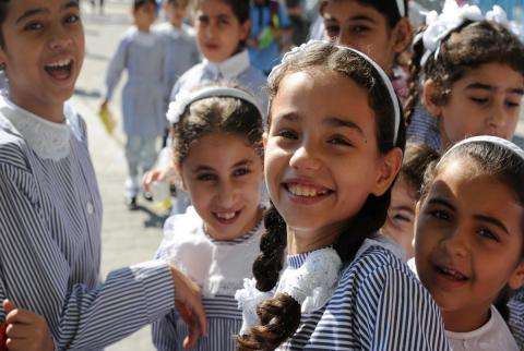 طالبات في مدرسة تابعة لوكالة الغوث-تصوير الأونروا البنك الدولي: إنتاجية أطفال فلسطين المستقبلية تفوق نظراءهم في ست دول عربية