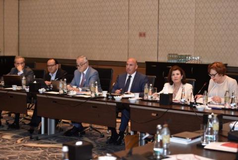 جانب من الاجتماعات مؤسسة التعاون تختتم اجتماعاتها الدورية في أبو ظبي