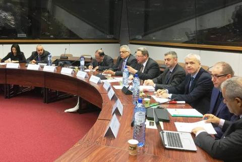 بروكسل: غنيم يترأس اجتماع اللجنة الفنية لبرنامج تحلية المياه في قطاع غزة