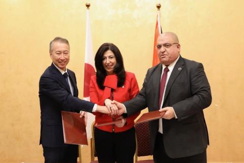 جانب من حفل الإطلاق إطلاق البرنامج الياباني للمساعدة المالية للمستثمرين بمدينة أريحا الصناعية
