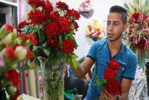 أسواق غزة في عيد الأم ...حركة شرائية خجولة