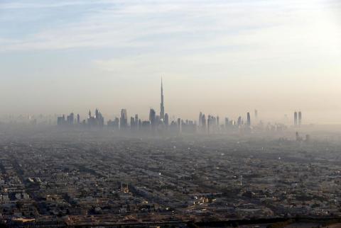 نمو اقتصاد دبي بأضعف وتيرة منذ أزمة الدين في 2009