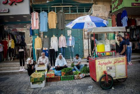 انخفاض مؤشر غلاء المعيشة خلال الشهر الماضي