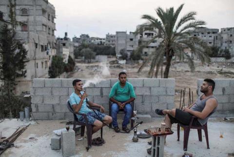 عشية اليوم العالمي للشباب-البطالة والفقر يعصفان بالشباب الفلسطيني