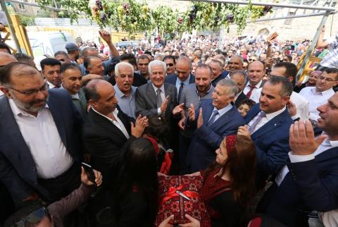 انطلاق فعاليات مهرجان ’أيام العنب الخليلي’