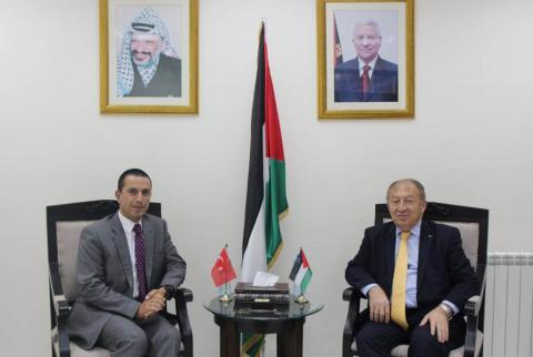 جانب من اللقاء فلسطين وتركيا تبحثان زيادة حجم التبادل التجاري