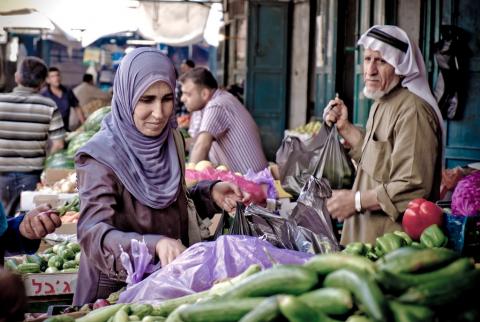 صورة توضيحية-سوق الخضار في بيت لحم-أرشيف وكالات الإحصاء: ارتفاع الناتج المحلي الإجمالي خلال الربع الثاني 2019 مقارنة مع العام 2018
