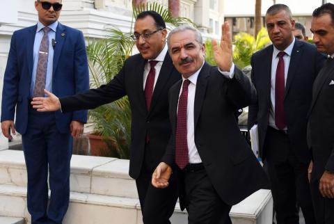 جانب من الزيارة اشتية: زيارتنا إلى مصر ناجحة على كل المقاييس