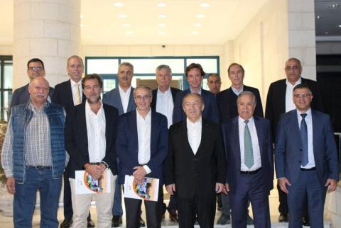 مشاركون في اللقاء وزير الاقتصاد يدعو رجال الأعمال الإسبان الى الاستثمار في فلسطين