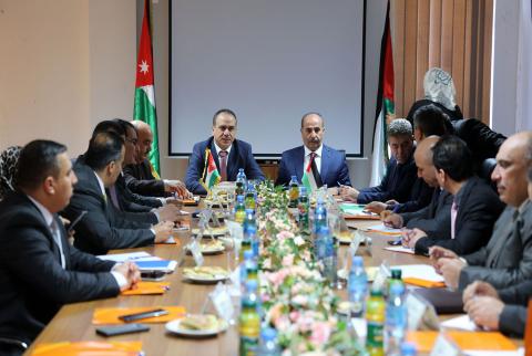 جانب من الاجتماع-تصوير وكالة الأنباء الفلسطينية "وفا" وزير الزراعة يبحث التعاون مع نظيره الأردني