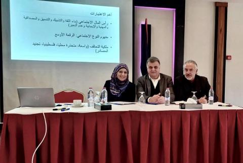 متحدثون في الورشة رام الله: ورشة عمل توصي بتثبيت التحالف النقابي المدني