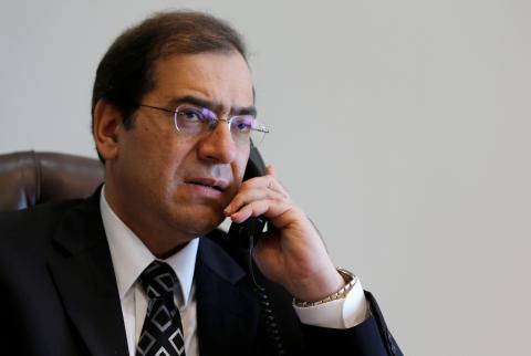 مصر تتفق مع 5 شركات للتنقيب عن النفط والغاز في غرب المتوسط