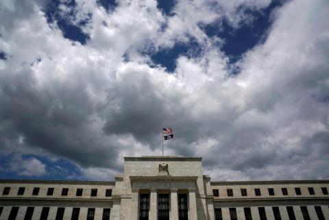 البنك المركزي الأمريكي يخفض أسعار الفائدة بسبب فيروس كورونا