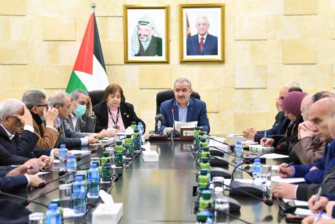 جانب من الاجتماع رئيس الوزراء يعلن رزمة جديدة من الإجراءات الاحترازية
