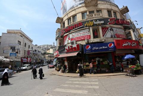 صورة توضيحية-وسط مدينة نابلس شمال الضفة الغربية-تصوير وفا الإحصاء: انخفاض الرقم القياسي العام لأسعار المنتج خلال شهر آذار الماضي