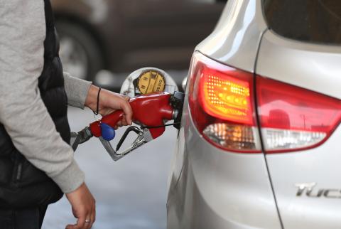 انخفاض ملموس في أسعار البنزين والسولار والغاز 