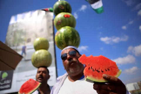 بطيخ الأغوار.. تسويق على وقع الغناء