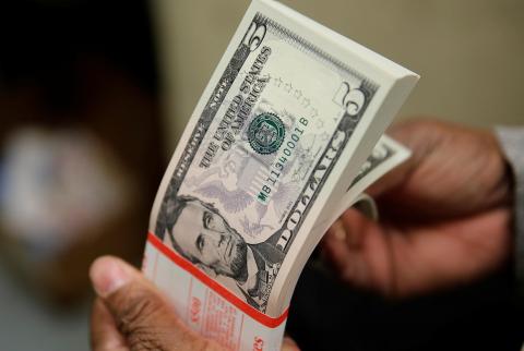 الدولار يهبط مع تقويض تفاؤل اللقاح للطلب على الملاذات الآمنة