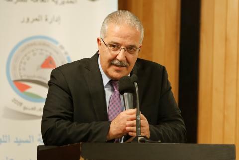وزير النقل والمواصلات يتحدث عن تعليمات الزي الموحّد لسائقي العمومي