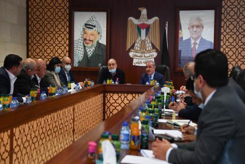 جانب من اللقاء ممثلو القطاع الخاص في نابلس يطالبون بوقف الإغلاق وفتح الأسواق