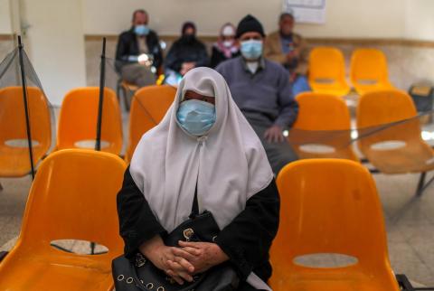 ’في ناس صارت تحكيلي إنتي مجنونة، بدك تاخدي التطعيم؟’