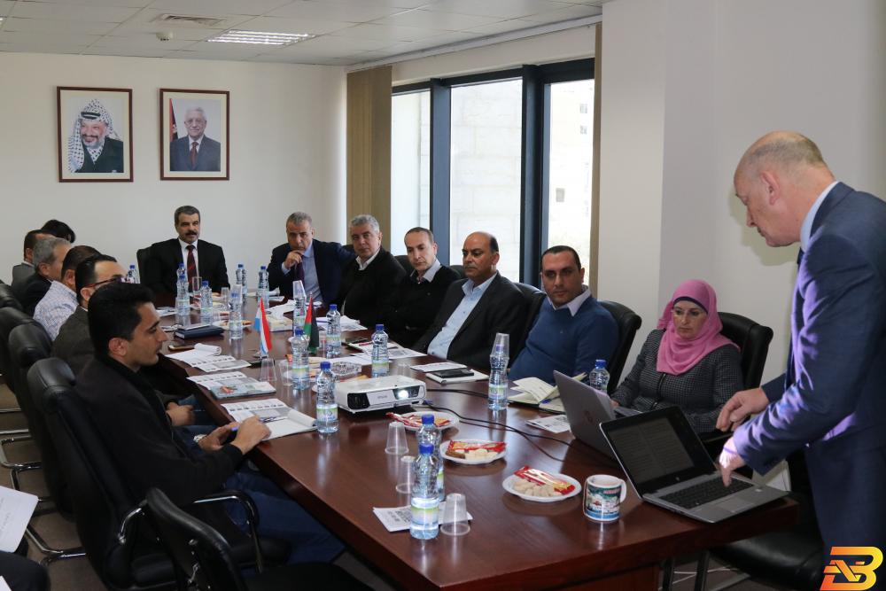 جانب من اللقاء ديوان الرقابة المالية يبحث مع وفد هولندي التعاون المشترك