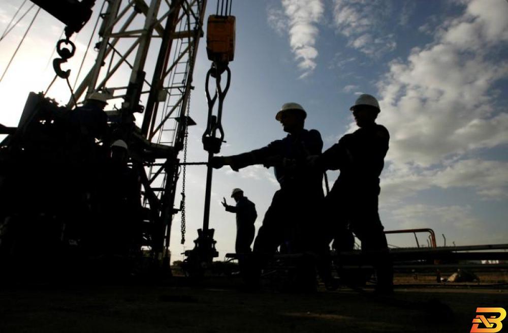 وكالة الطاقة: الطلب العالمي على النفط يتسارع لكن دون المعروض