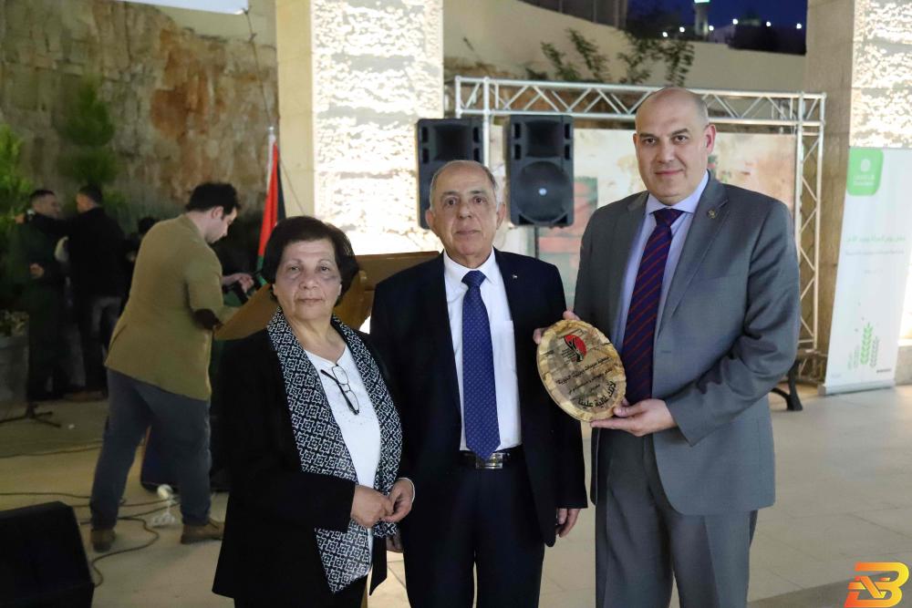 جانب من تكريم بنك القدس بنك القدس يرعى مهرجان ’لأنك غالية علينا’ في بيرزيت