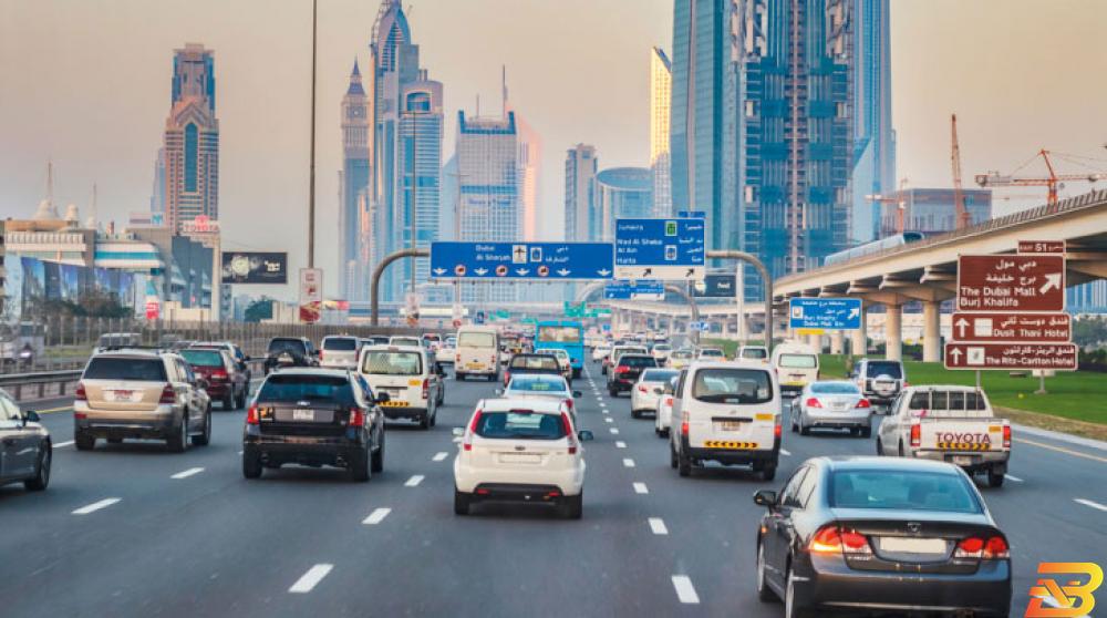 دبي تطرح لوحات سيارات رقمية بإمكانها الإبلاغ حال وقوع حادث