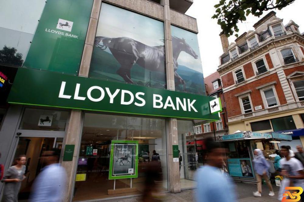 بنك لويدز يستغنى عن 305 وظائف ويغلق 49 فرعا في بريطانيا