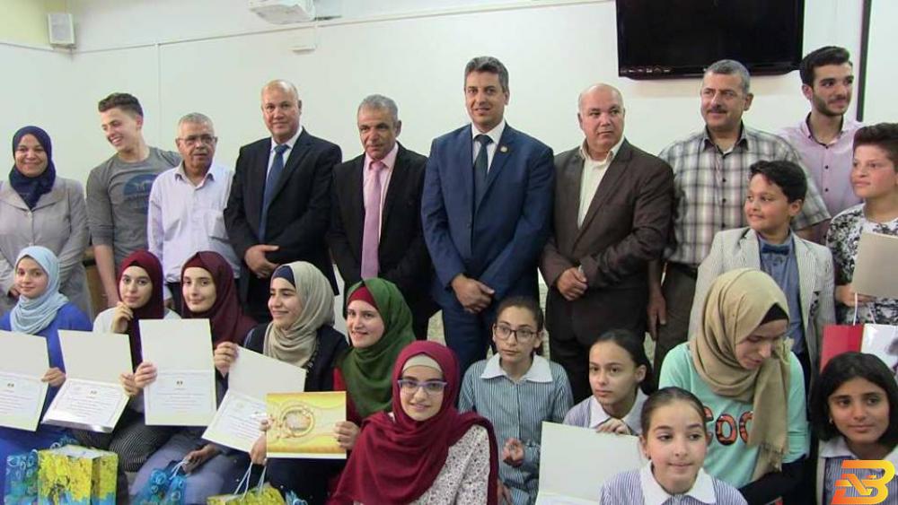 جانب من التكريم بنك القدس يكرّم الطلبة الفائزين في مسابقة SABRI