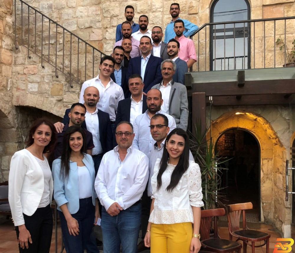 صورة جماعية لطاقم أيبك أيبك تكرم موظفيها الفائزين بجائزة الرئيس التنفيذي السنوية للتميز