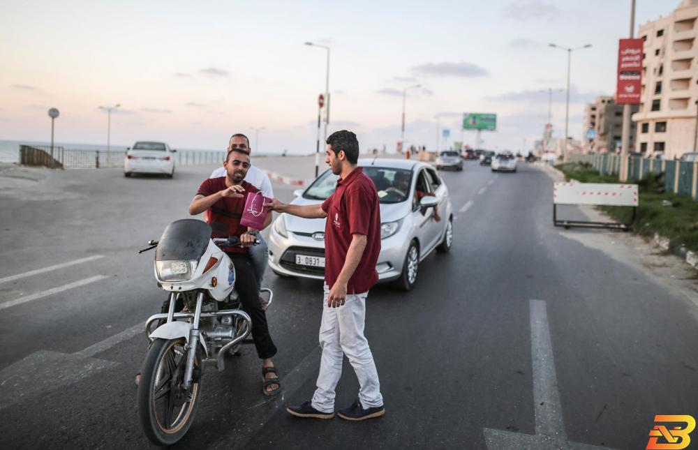 جانب من حملات بنك فلسطين خلال شهر رمضان في قطاع غزة بنك فلسطين يساهم في دعم الأسر المحتاجة في قطاع غزة