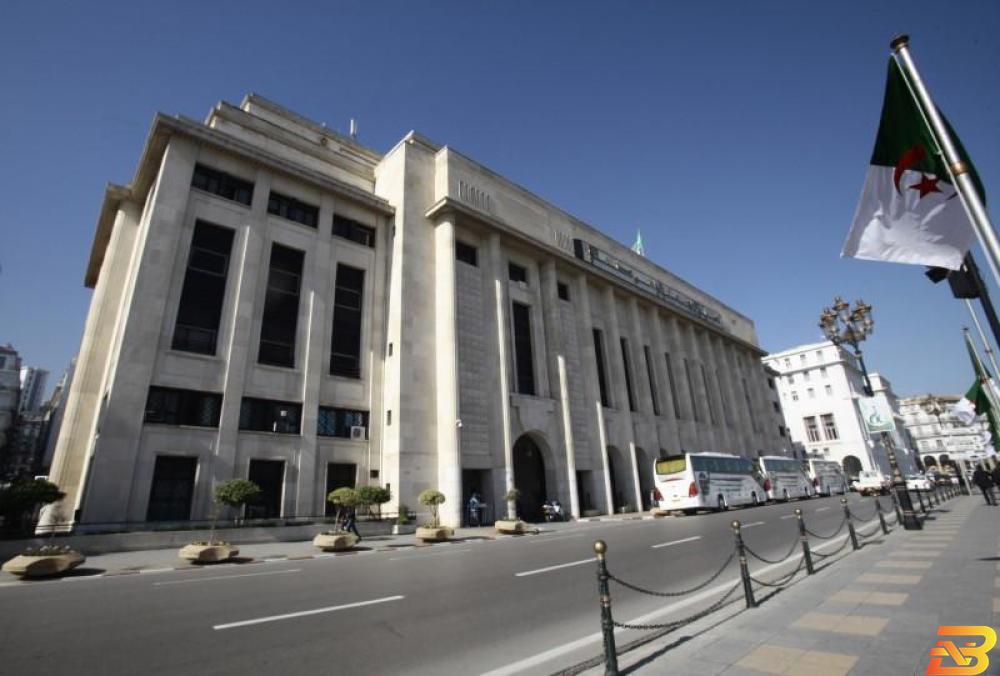 برلمان الجزائر يوافق على زيادة الرسوم الجمركية على سلع بدلا من حظر استيرادها
