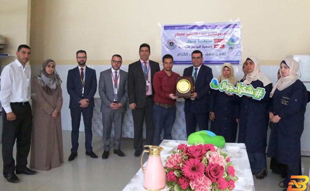 جانب من افتتاح أحد المشاريع جوال تفتتح مشاريع حيوية في محافظة خانيونس