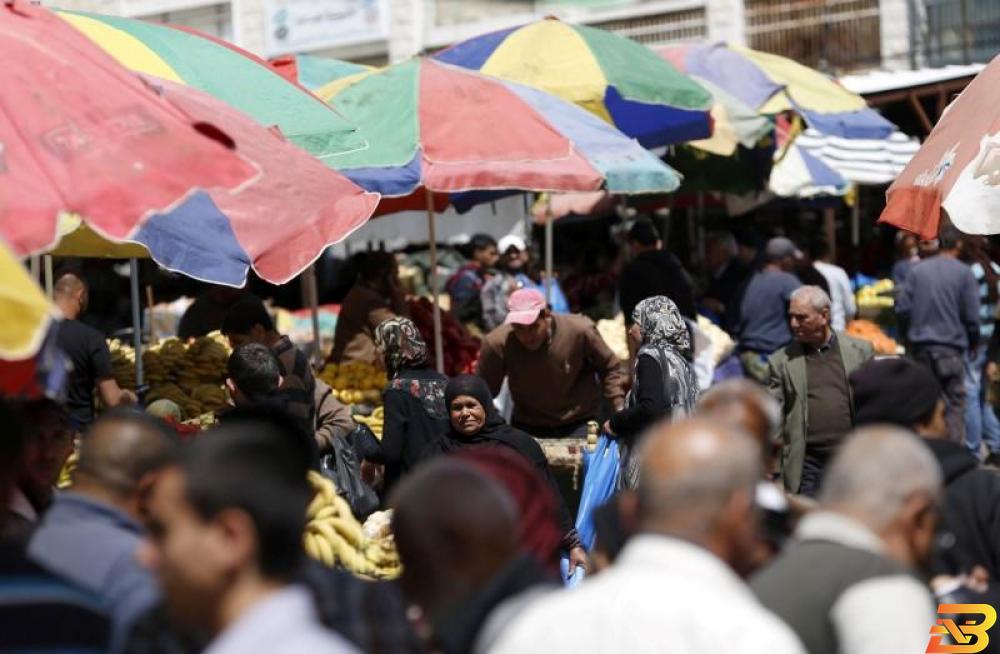 أسواق مدينة رام الله-أرشيف رويترز الإحصاء: ارتفاع مؤشر غلاء المعيشة خلال حزيران الماضي